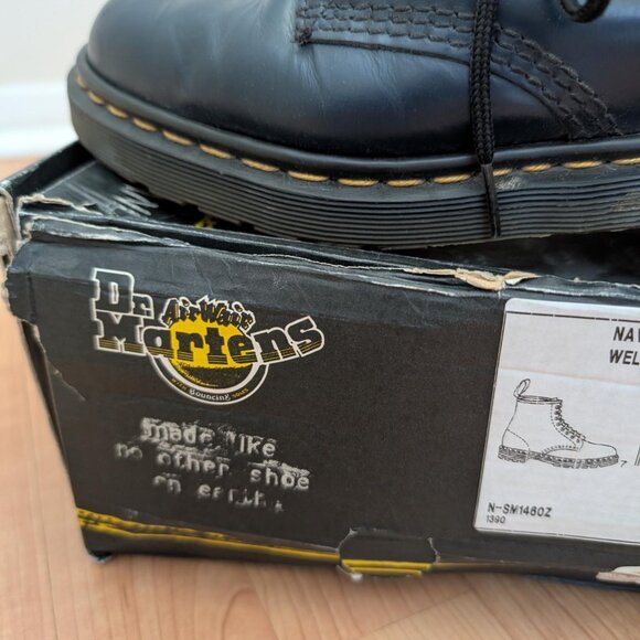Vintage 1996 Dr. Martens Air Wair Size 6 US, 5 UK Navy Smooth 8 Eyelet Boots - Picture 5 of 14